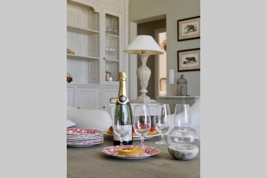 Bord De Mer - Ac, Wifi, Chic, Sea View, Beach 2 Minutes Walk Antibes Extérieur photo